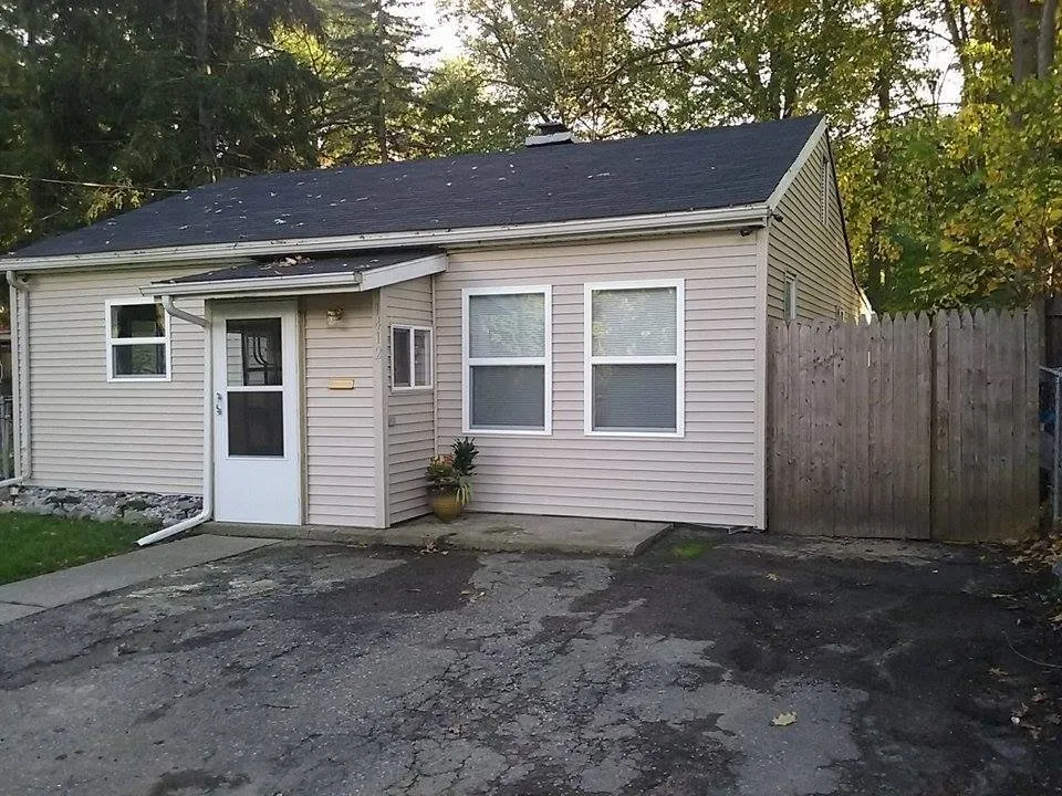 Local landscape installation experts serving Lansing, MI - Above and Beyond Professional Services