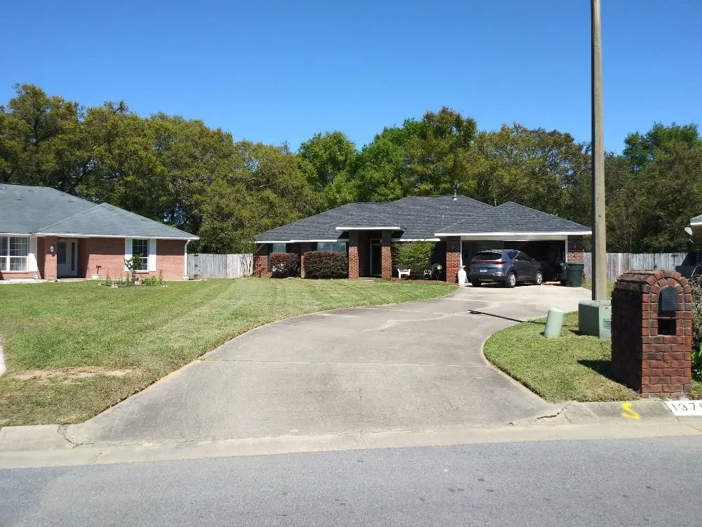 Local residential landscaping in Pensacola, FL by Above the Lawn