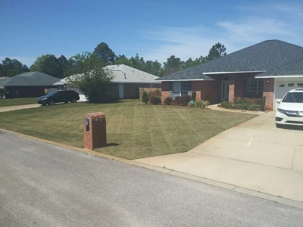 Reliable garden landscaping in Pensacola, FL by Above the Lawn