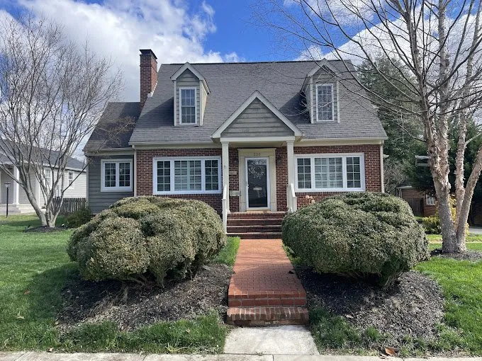 Top-rated yard cleanup service for beautiful yards across Cloverdale, VA - AB&R Landscaping