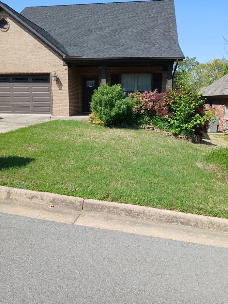 Trusted yard maintenance experts serving Little Rock, AR - Abraham's Lawn Services