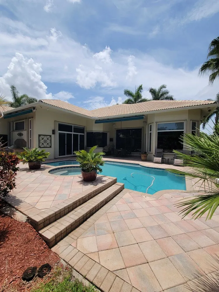 Reliable yard maintenance experts serving Riverview, FL - Abroad Home Solutions