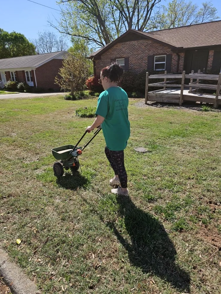 Local lawn mowing service experts serving Easley, SC - Absolute Best Lawn Care Service