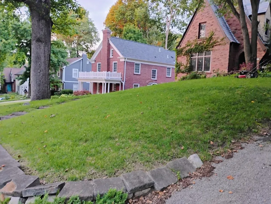 Affordable landscaping services experts serving Indianapolis, IN - Absolute Clean Cut Property Solutions