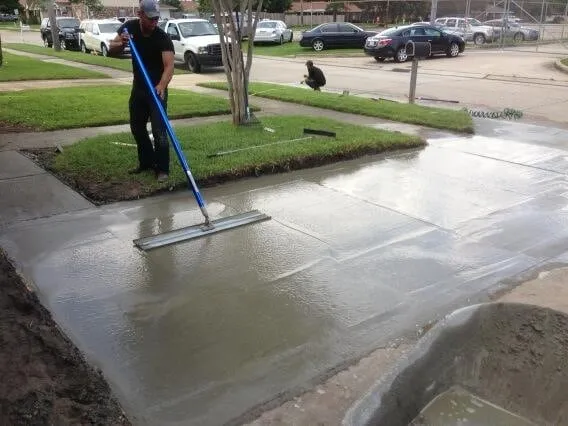 Professional lawn mowing service near you in New Orleans, LA by Absolute Landscaping