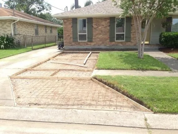 Expert lawn mowing service for homes across New Orleans, LA - Absolute Landscaping