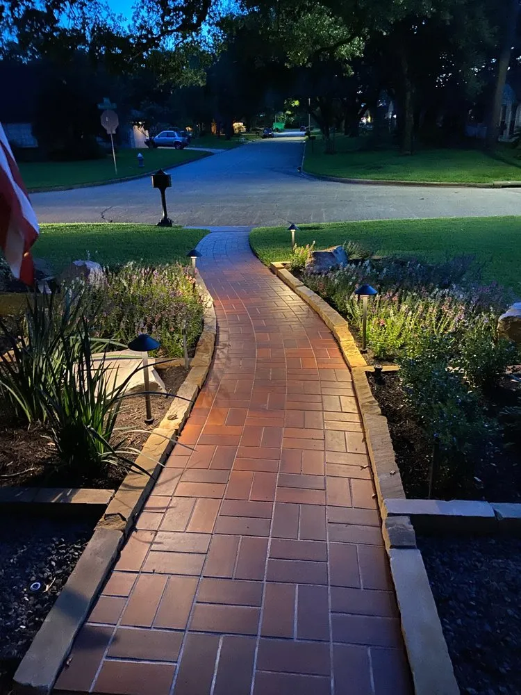 Top-rated yard cleanup service for homes across Houston, TX - Absolute Lawn Care and Landscaping