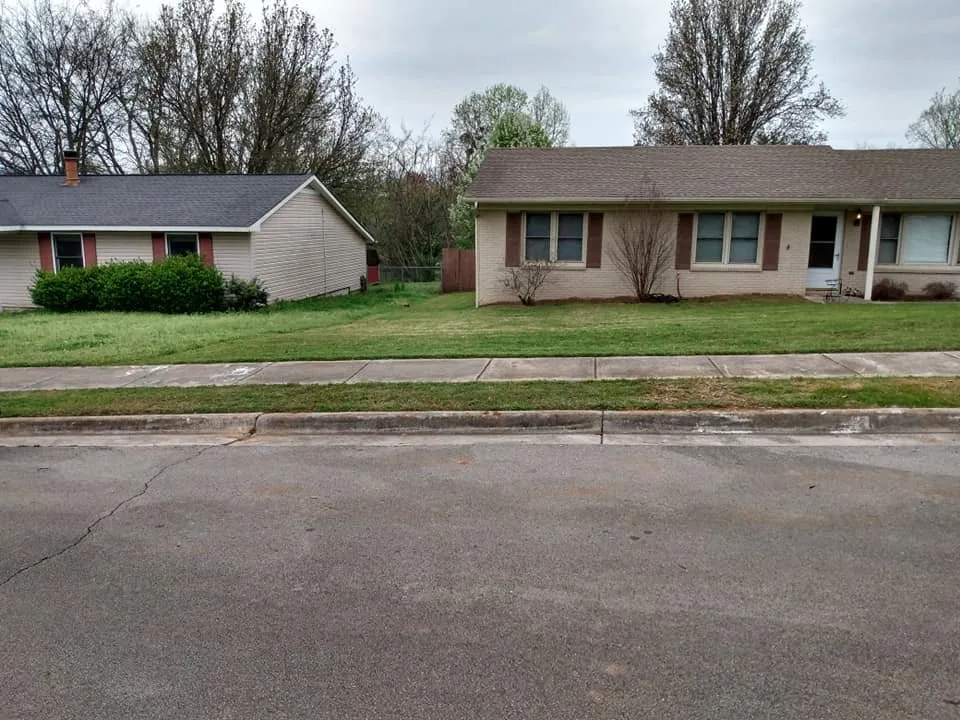 Reliable lawn care service in Huntsville, AL - Absolute Sheen