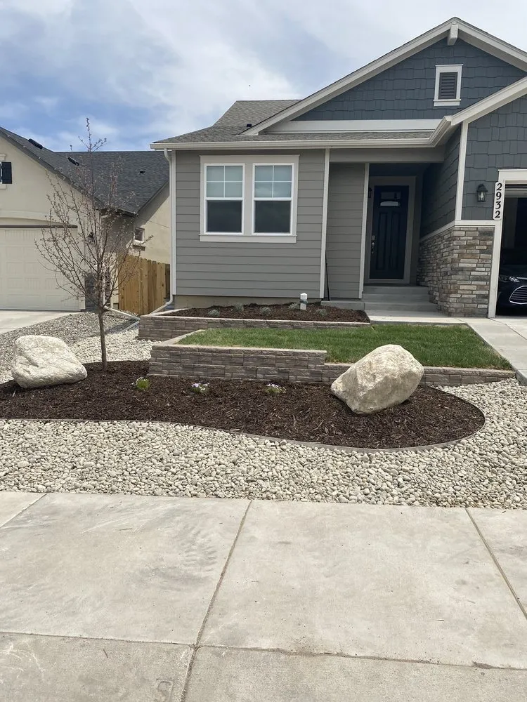 Custom lawn care service experts serving Colorado Springs, CO - Abundant Landscaping