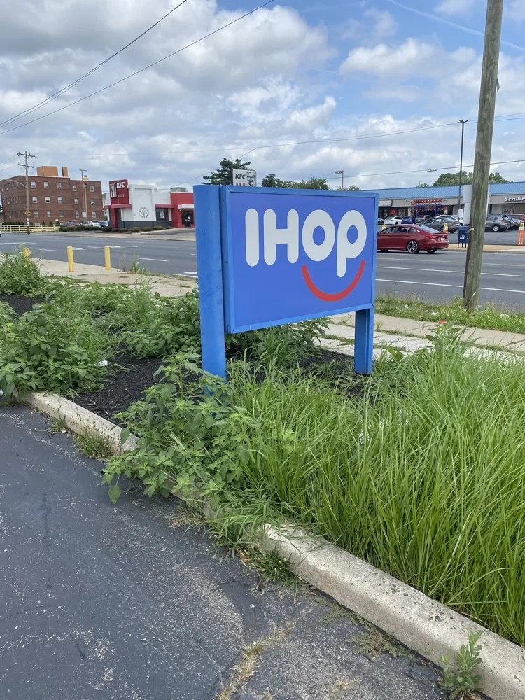 Affordable residential landscaping near you in Philadelphia, PA by AC Cleaning And Property Maintenance