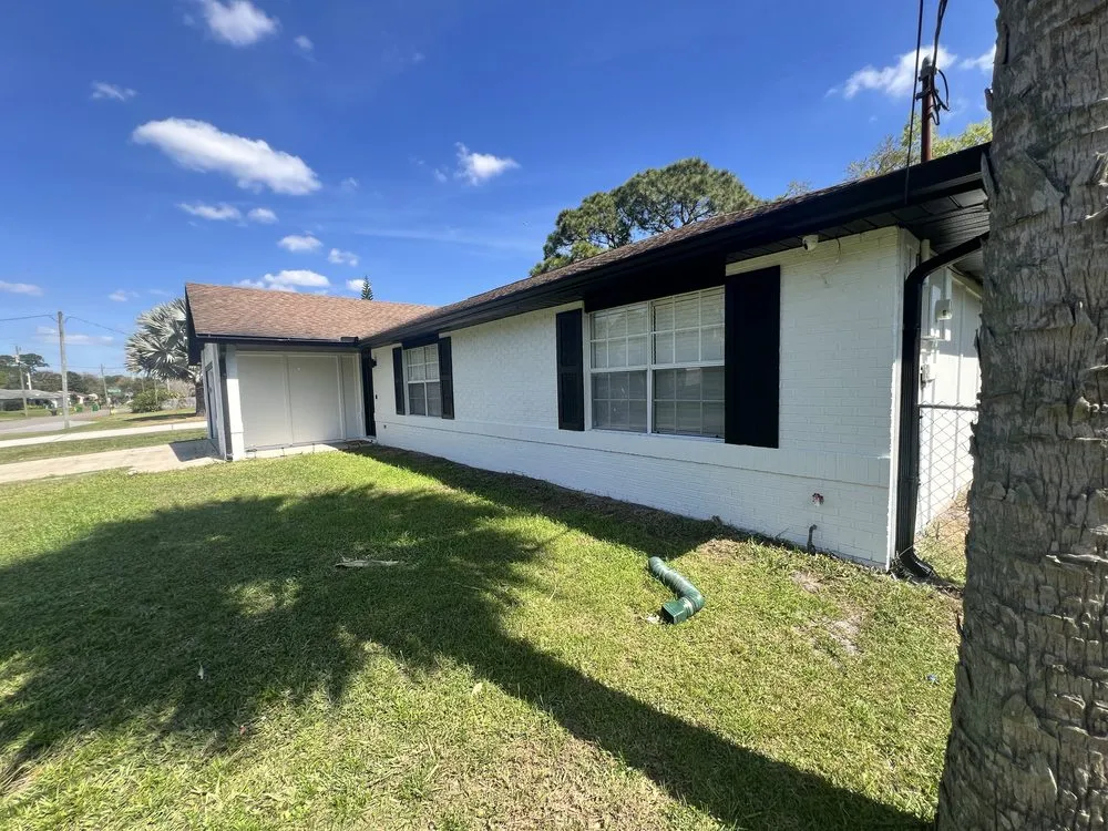 Professional lawn mowing service near you across Windermere, FL - AC Contracting Services