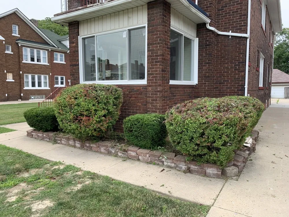 Expert yard maintenance experts serving Detroit, MI - AC Landscaping