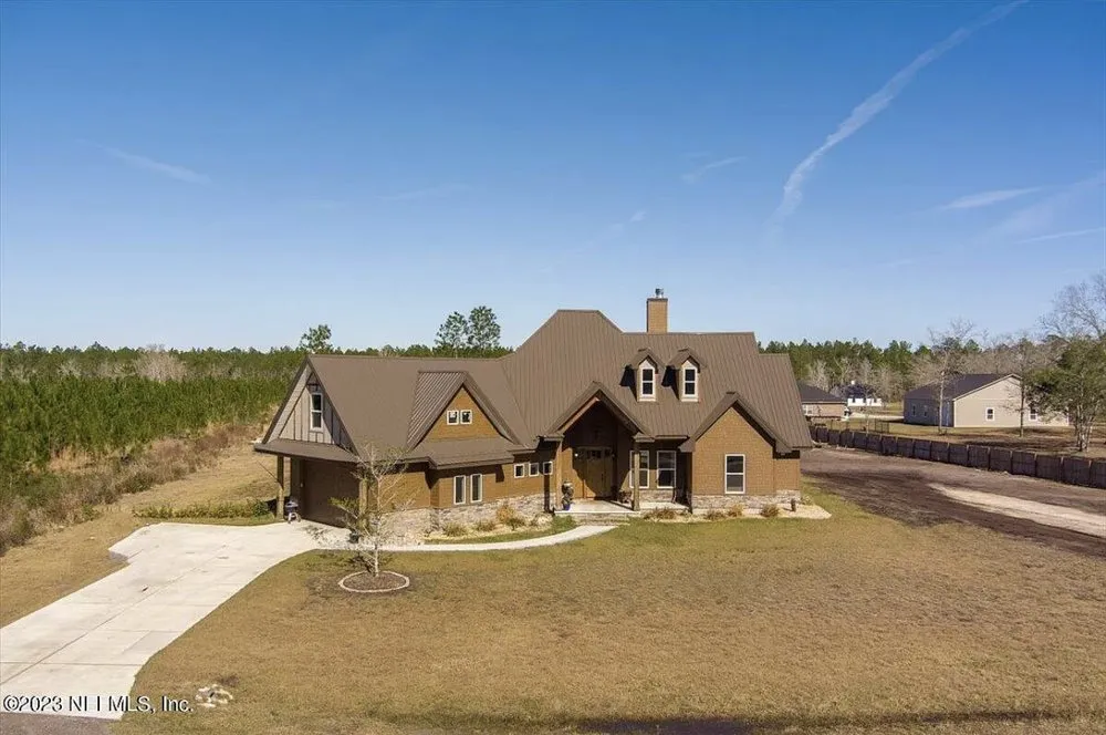 Expert residential landscaping in Brownsburg, IN by ACA Solution