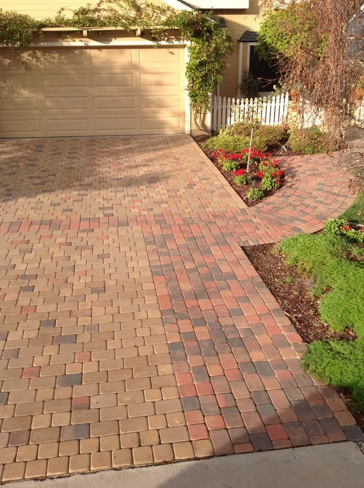 Reliable yard maintenance for residential properties across Poway, CA - Acacia Landscape Services of San Diego Inc