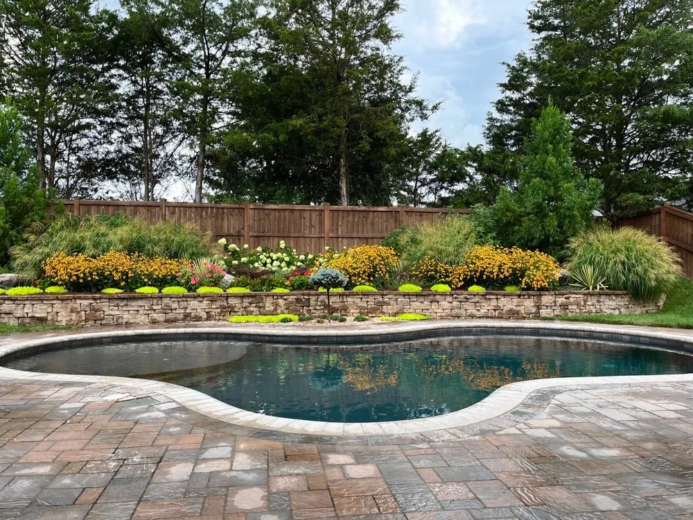 Professional yard maintenance experts serving Knoxville, TN - Acadia Landscape