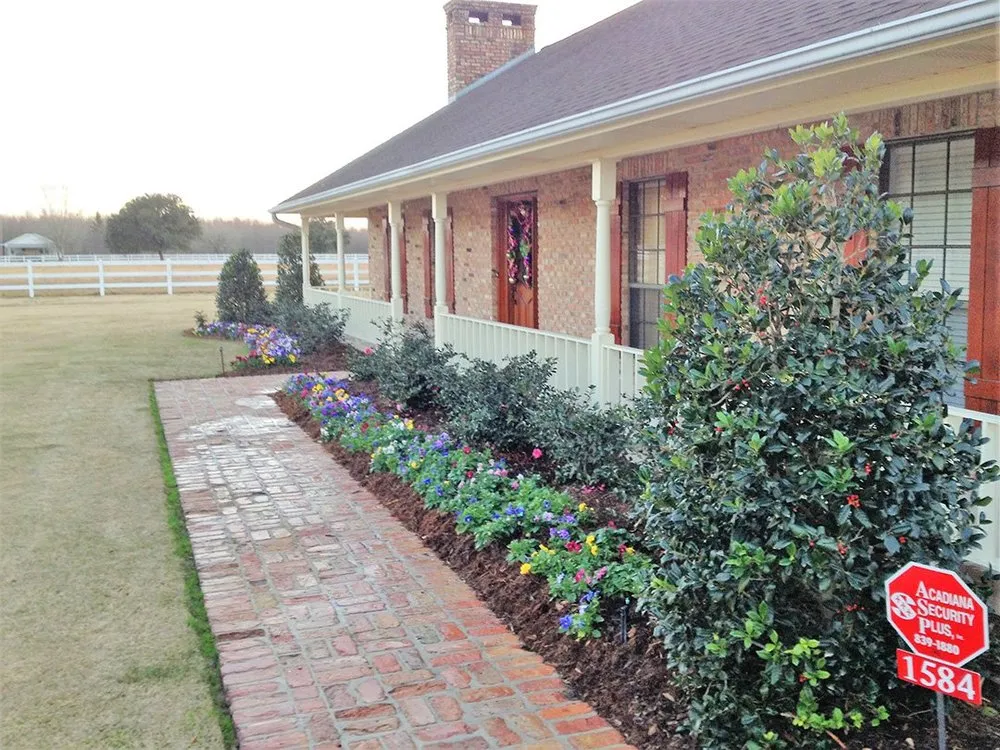 Top-rated lawn care service in Youngsville, LA by Acadiana Landscape Materials
