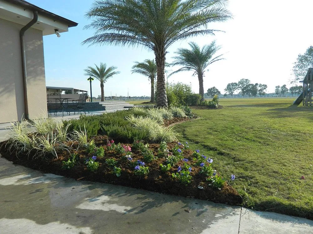Custom yard cleanup service in Youngsville, LA by Acadiana Landscape Materials