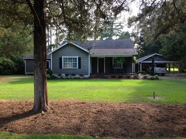 Local yard cleanup service for year-round maintenance in Youngsville, LA by Acadiana Landscape Materials