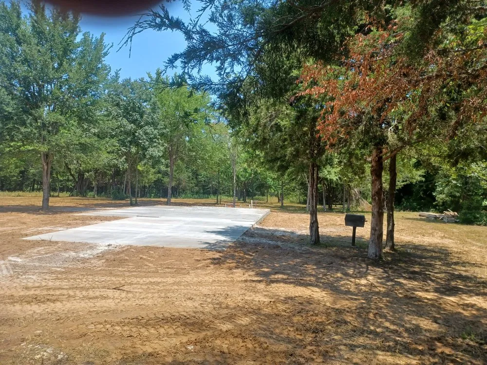 Custom garden landscaping in Clear Lake, TX by ACC Construction