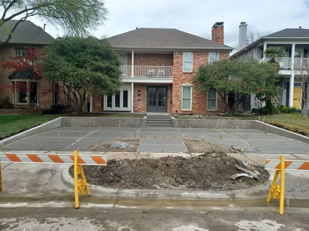 Reliable lawn care service with custom design across Clear Lake, TX - ACC Construction