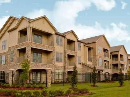 Top-rated residential landscaping in Covington, LA by Accent Lawn Care Services