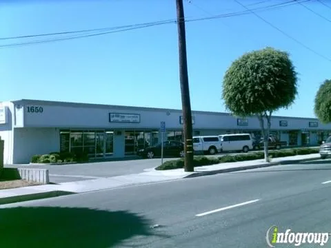 Reliable garden landscaping in Orange, CA - Accent Lighting and Sprinkler