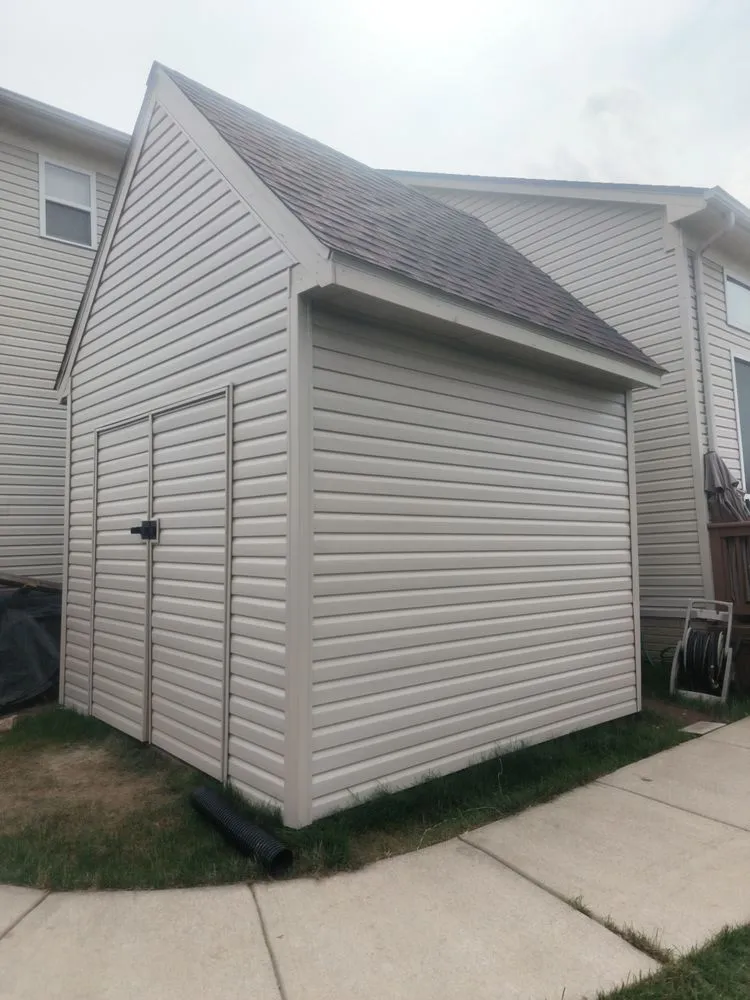 Custom lawn care service experts serving Flint, MI - Accumod Home Improvement