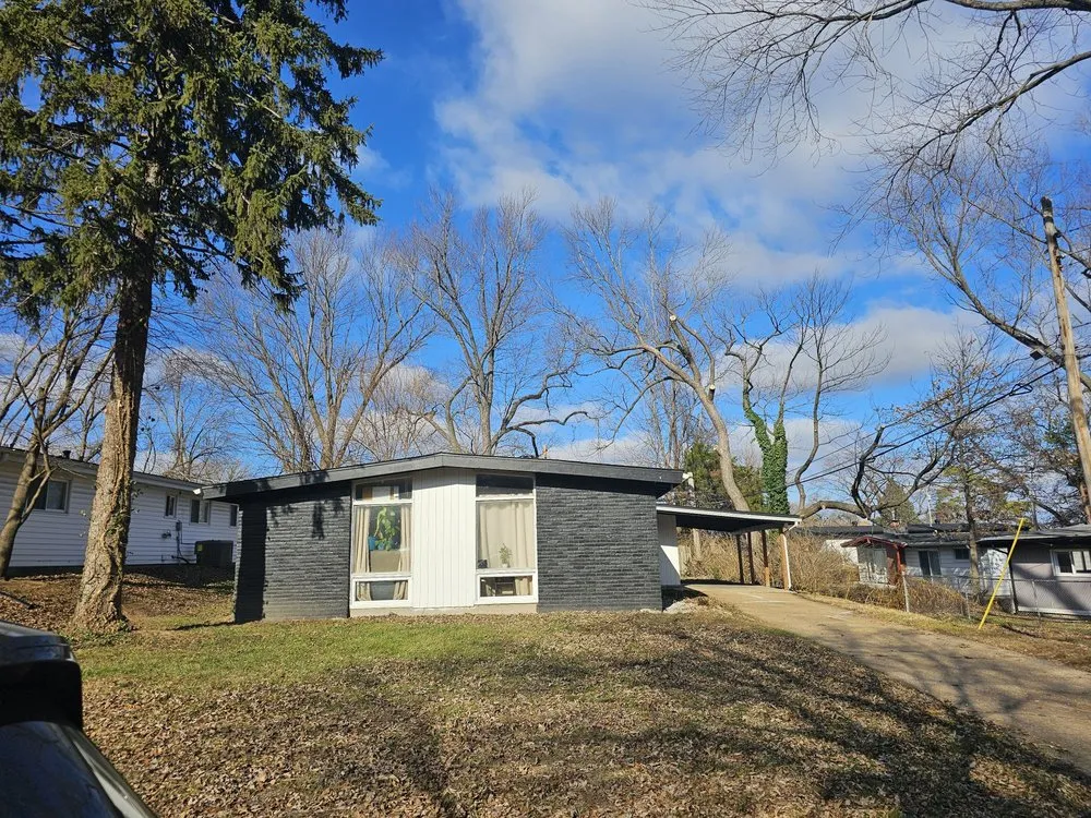 Local lawn care service experts serving Saint Charles, MO - Accurate