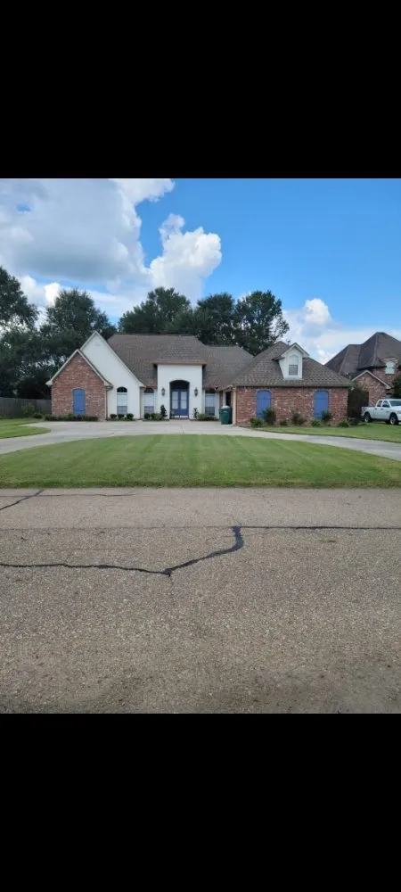 Custom lawn care service for year-round maintenance across Walker, LA - ACE Lawn Service