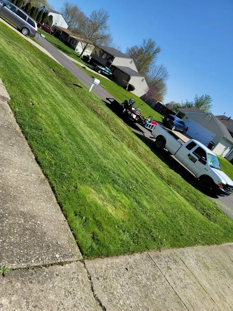 Custom lawn mowing service experts serving Columbus, IN - Ace lawncare