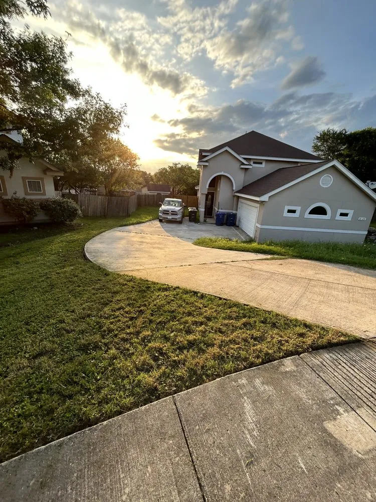 Affordable lawn care service for residential properties across San Antonio, TX - Ace Lawns