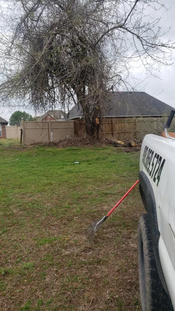 Affordable landscape design in Fort Gibson, OK by Ace of Blade'z Lawncare