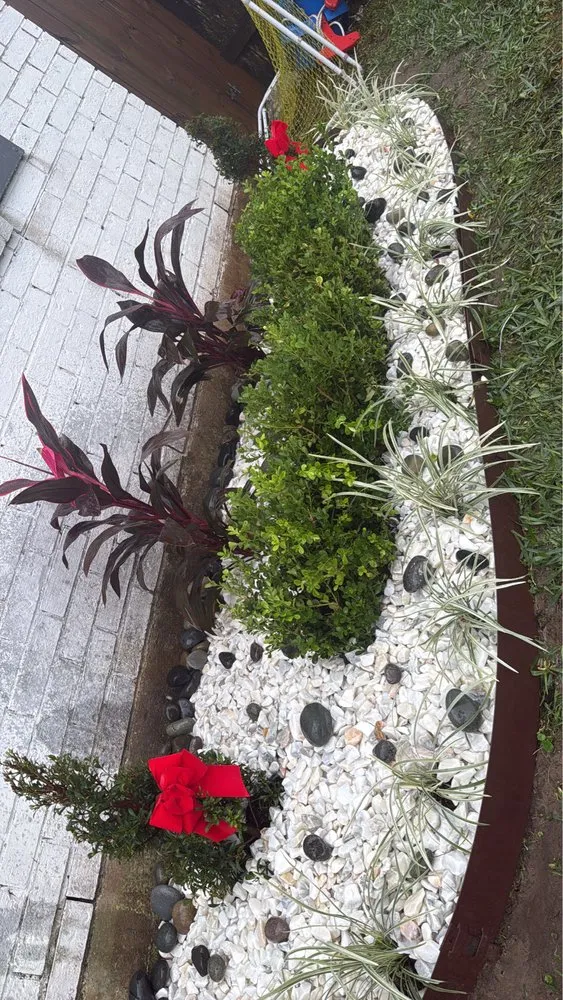 Expert landscape installation for homes in Kenner, LA by Ace of Spades Lawn Service