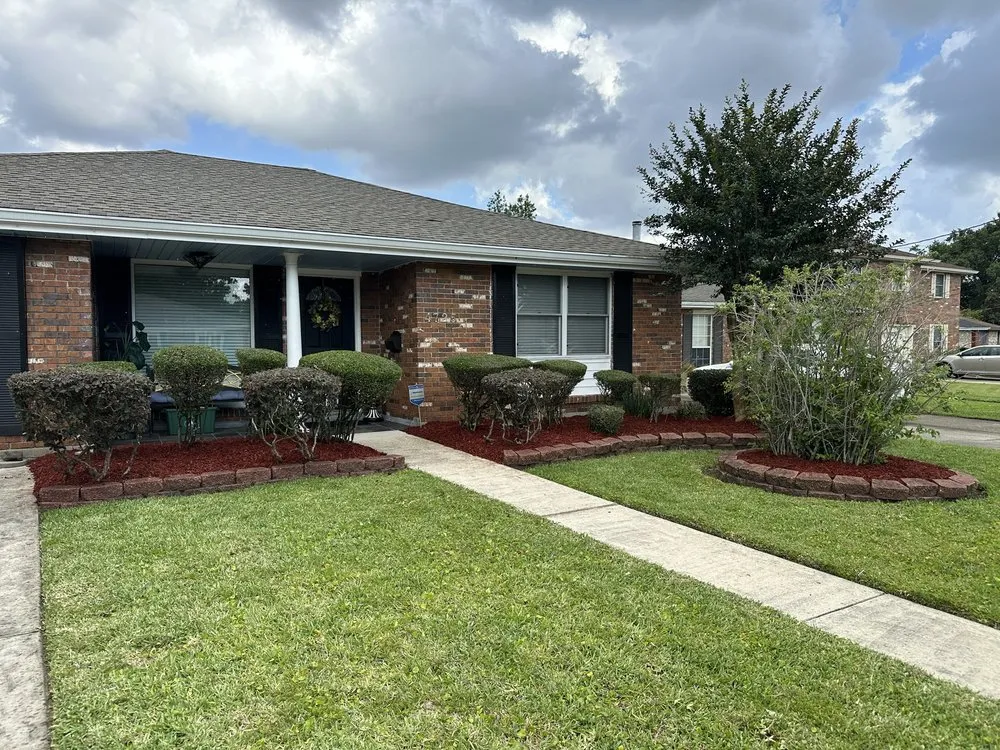 Professional landscaping services near you in Kenner, LA by Ace of Spades Lawn Service