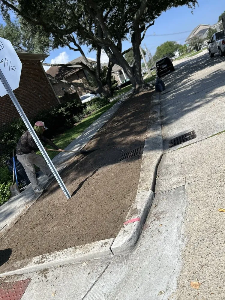 Local landscaping services in Kenner, LA by Ace of Spades Lawn Service