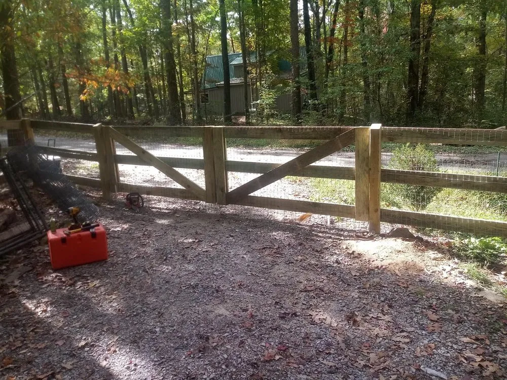 Custom yard cleanup service experts serving Soddy-Daisy, TN - Acehilm Fence
