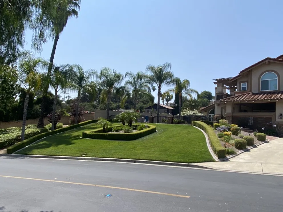 Expert yard maintenance for beautiful yards in Pomona, CA by Aceros Landscaping
