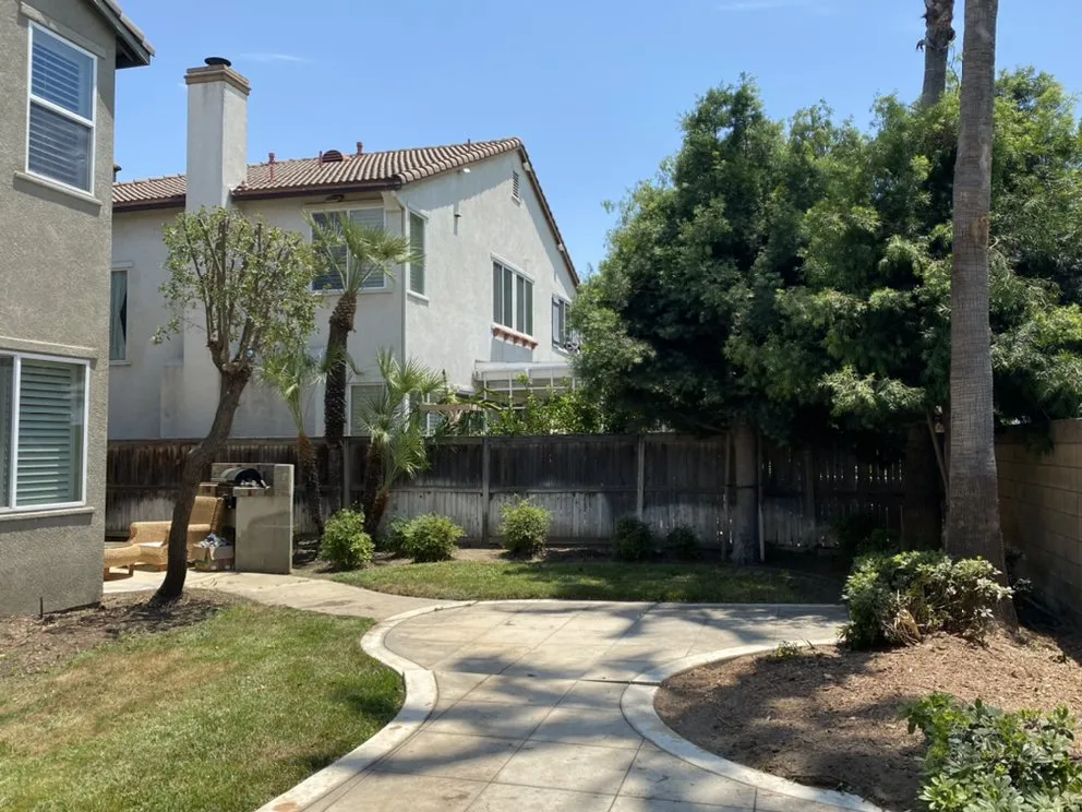 Affordable yard cleanup service for residential properties in Pomona, CA by Aceros Landscaping