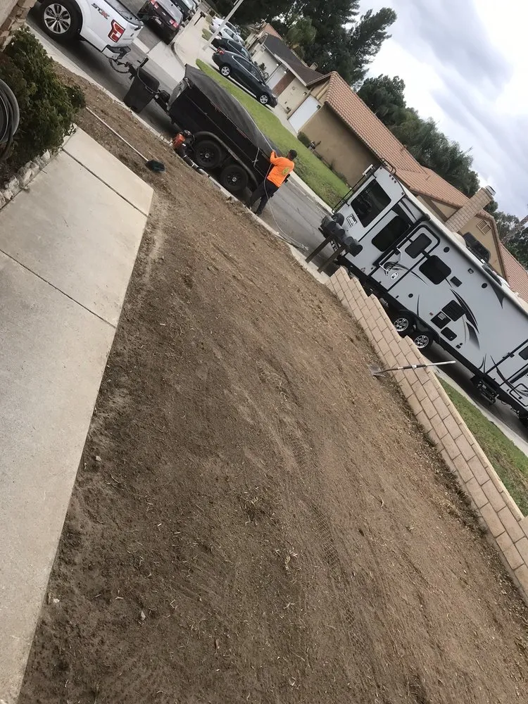 Reliable lawn care service experts serving Pomona, CA - Aceros Landscaping