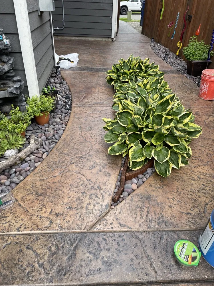 Custom residential landscaping in Lynnwood, WA by ACH Construction