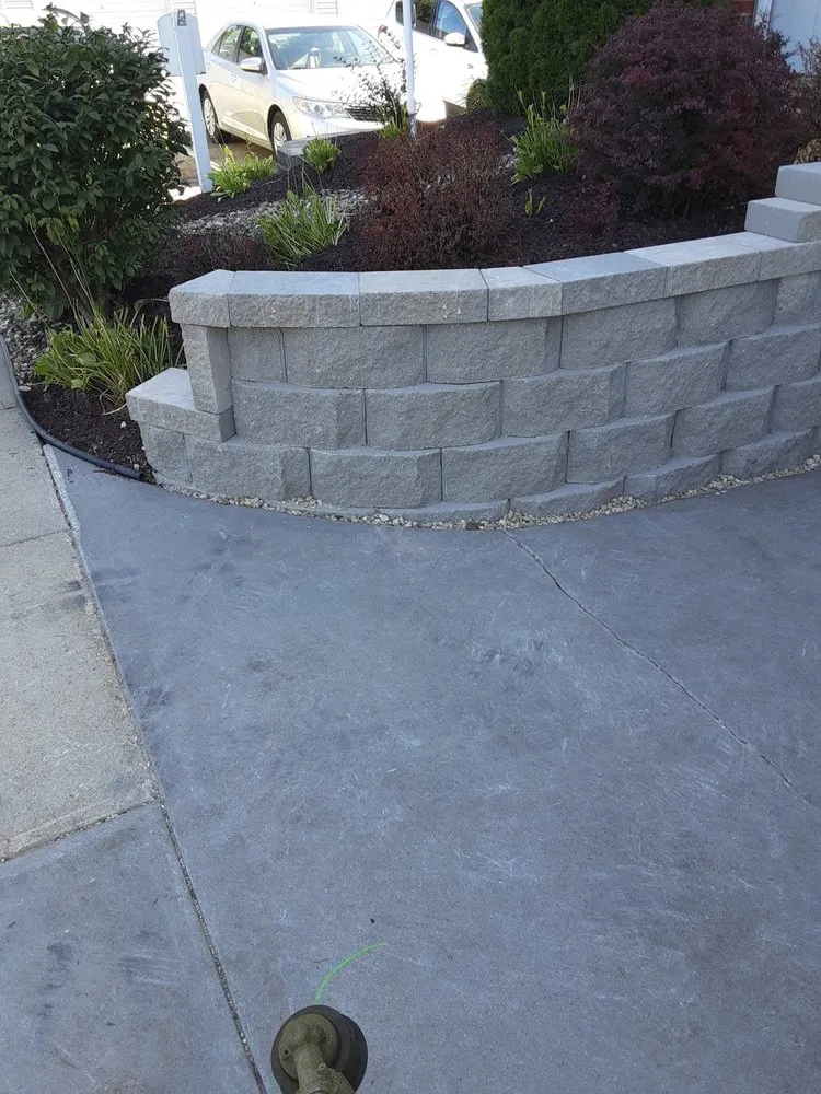 Professional lawn care service in Cedar Rapids, IA - Ackerman Enterprise