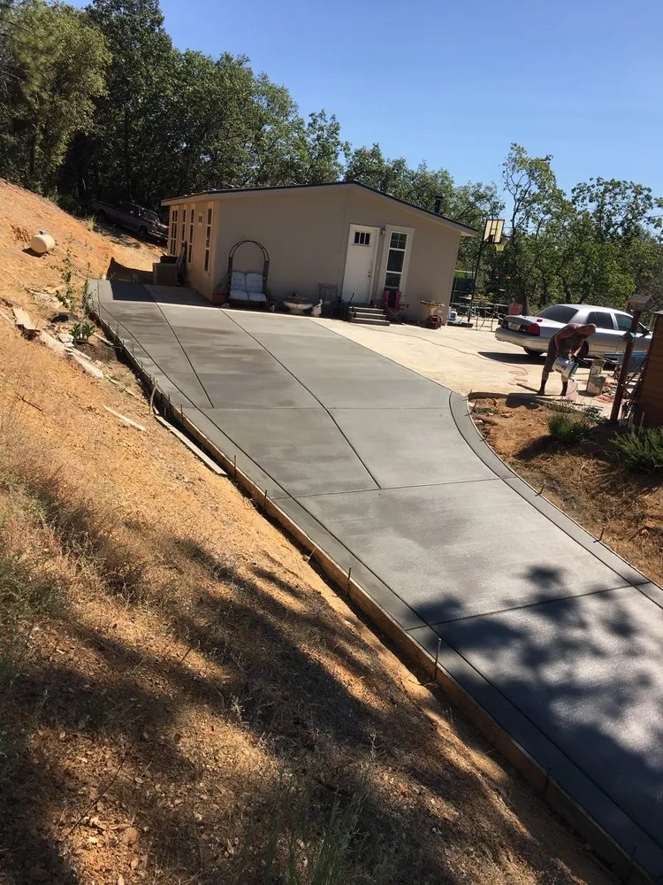 Professional yard cleanup service with custom design across Dutch Flat, CA - Acl