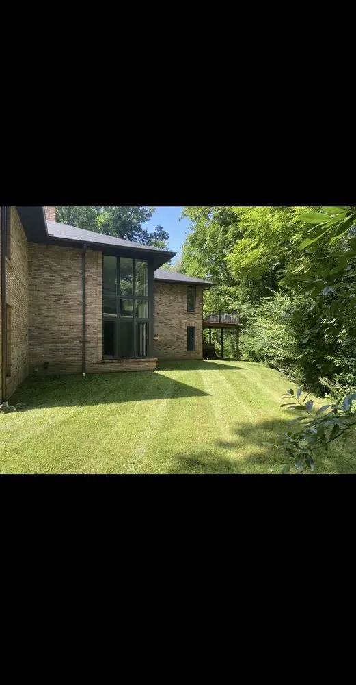 Custom yard maintenance in Waterloo, IL by ACL Power Washing