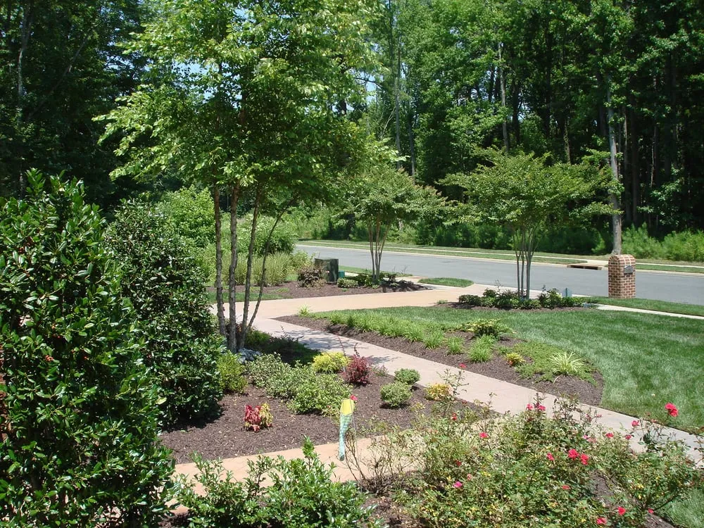 Custom lawn care service experts serving Suffolk, VA - ACME Restoration