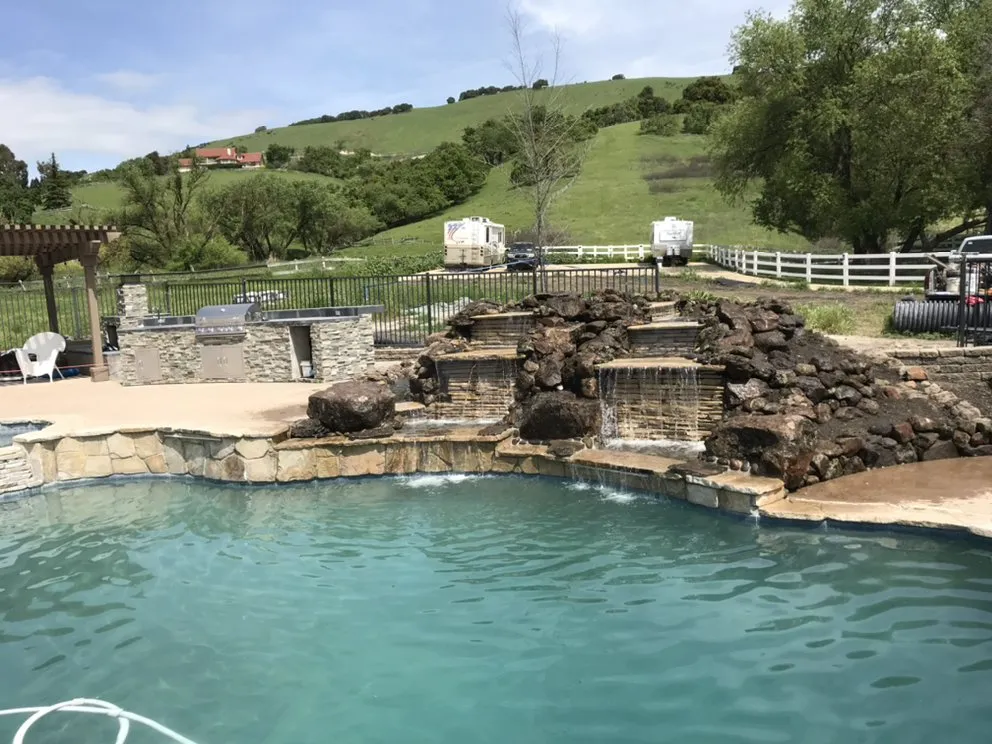 Local lawn care service for residential properties in LOS BANOS, CA by Acon landscape