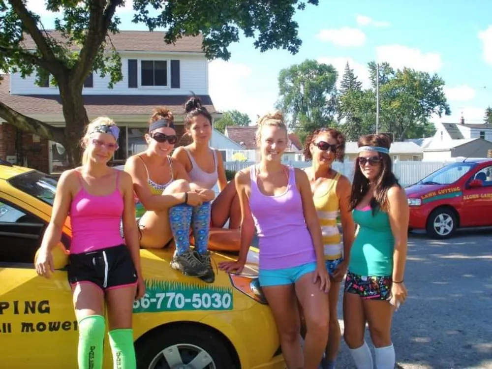 Top-rated garden landscaping in Warren, MI by Acorn Landscaping