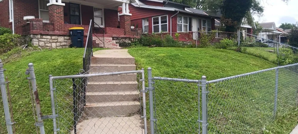 Expert yard maintenance with custom design in Raytown, MO by Acorn Lawn & Garden Solutions