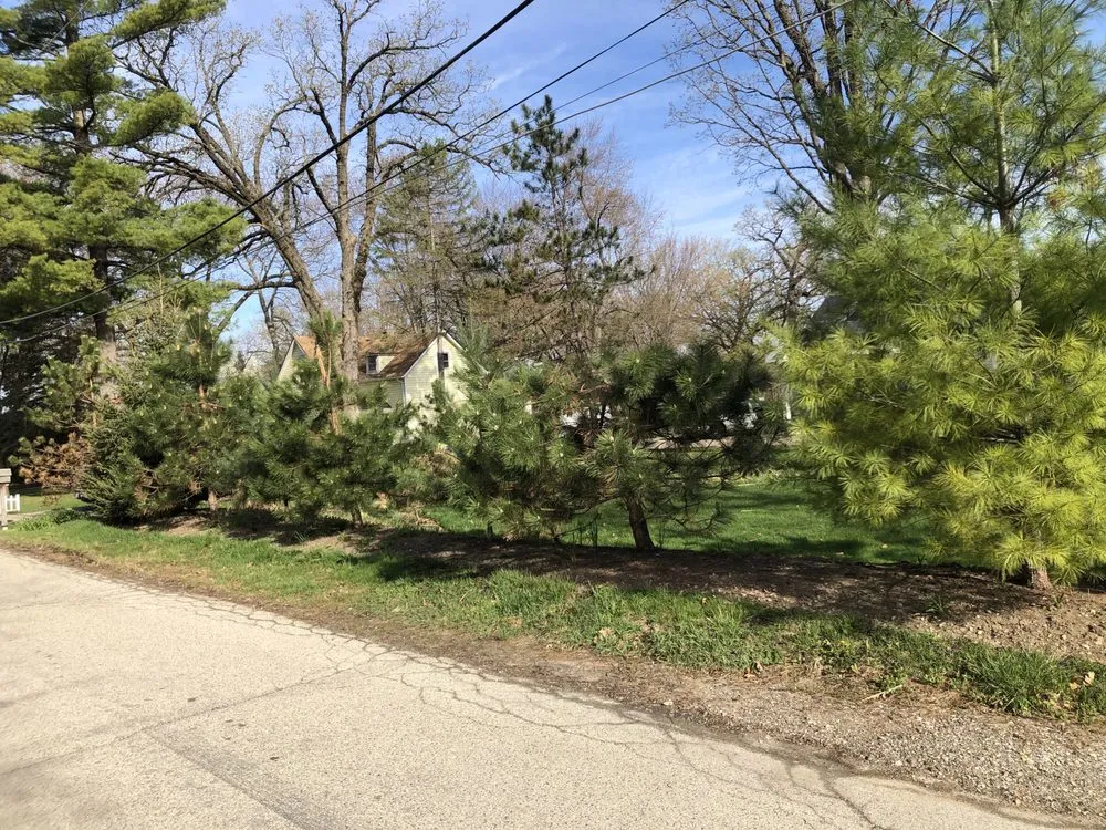 Custom landscaping services in Waukegan, IL - Acosta and Sons Landscaping