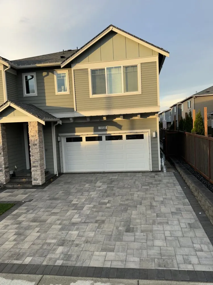 Professional lawn mowing service experts serving Lynnwood, WA - Acosta Landscape and Pavers