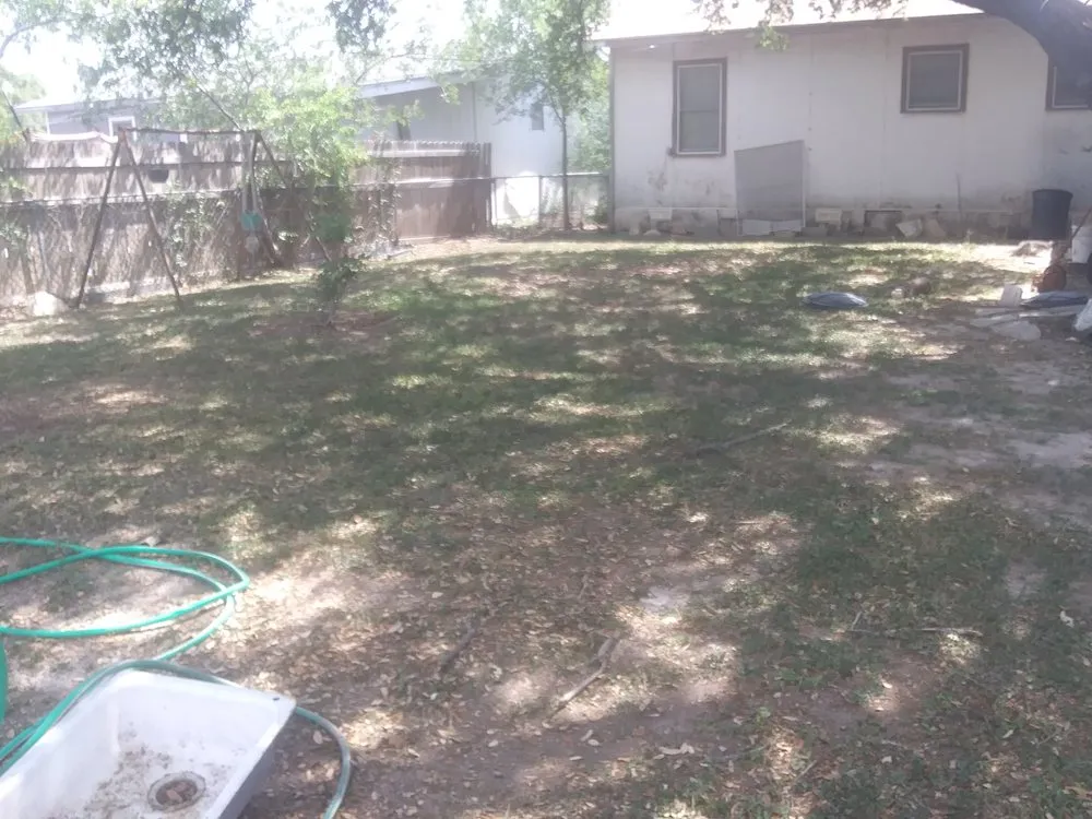 Trusted yard cleanup service in Del Rio, TX - Acosta's Lawn Care and Tree Service